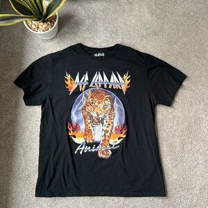 Def Leppard T-Shirt Graphic Tee Animal album size XL XXL